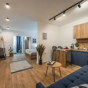  Apartment Atomium